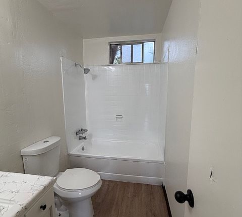 2nd image of 800 El Camino Ave #C2