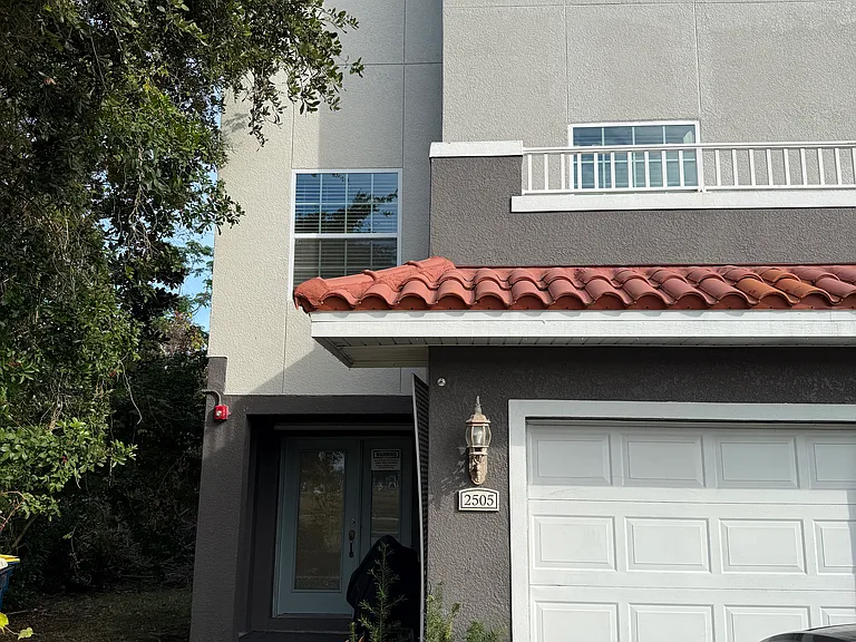 2505 Druid Rd E — Photo 3