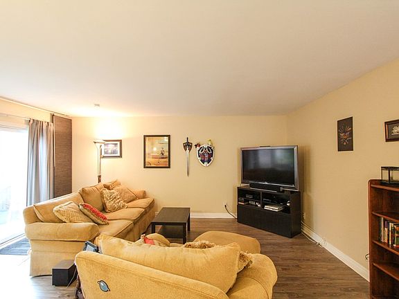 5th image of 3050 S Bristol St Unit 15S