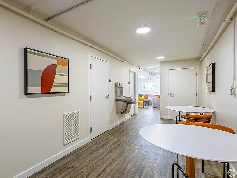 Broadview Apartments — Photo 17