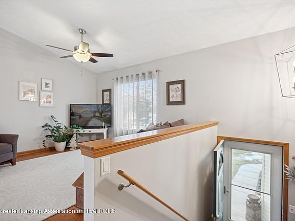 5th image of 4056 Scenicview Ct