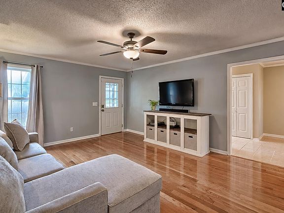 4th image of 1161 Lake Shire Dr