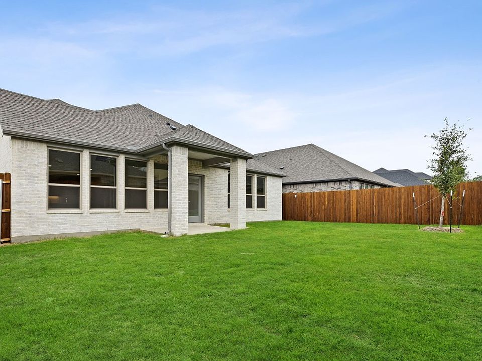 1st image of 310 Goosewood Dr