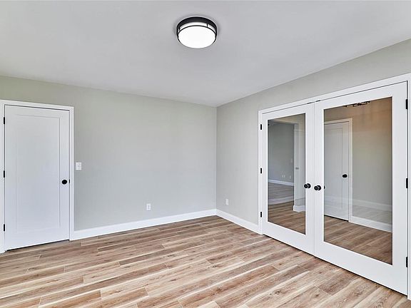 5th image of 1127 Whispering Pines Dr
