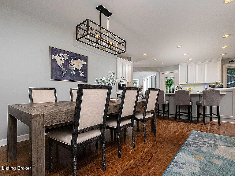 211 S Sherrin Ave — Photo 8