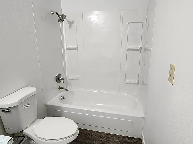 The Deer Park Apartments! — Photo 12