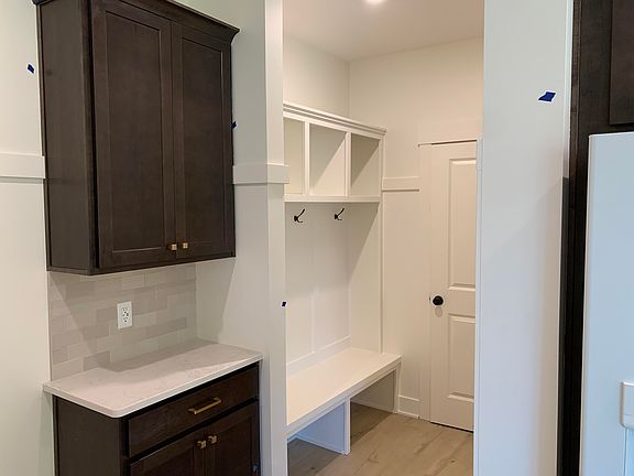 5th image of 6557 Ravine Point Dr NE
