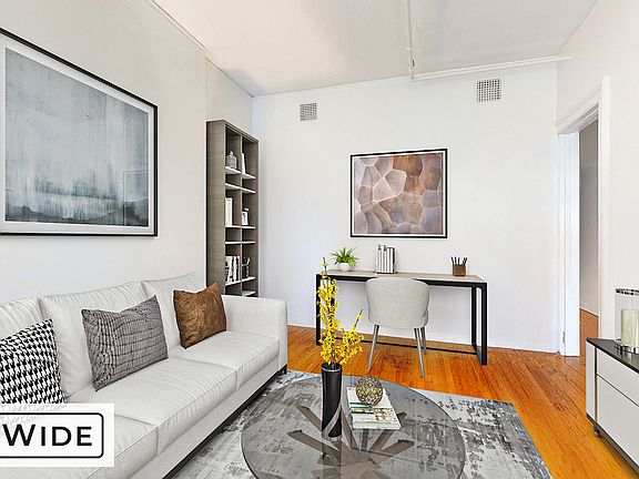 2nd image of 44 W 70th St APT 4R