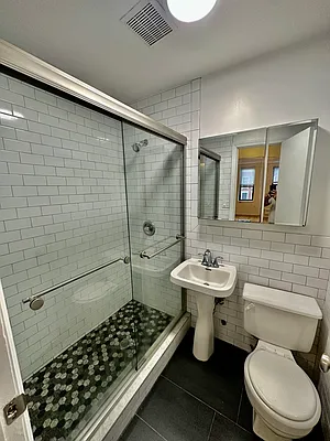 Rented by Voro New York | media 10