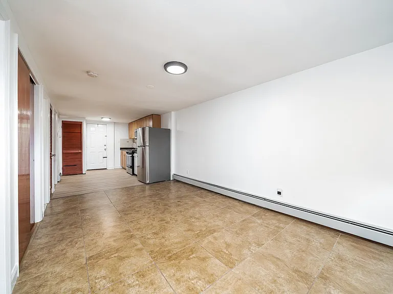 199 Bay St #1 — Photo 2