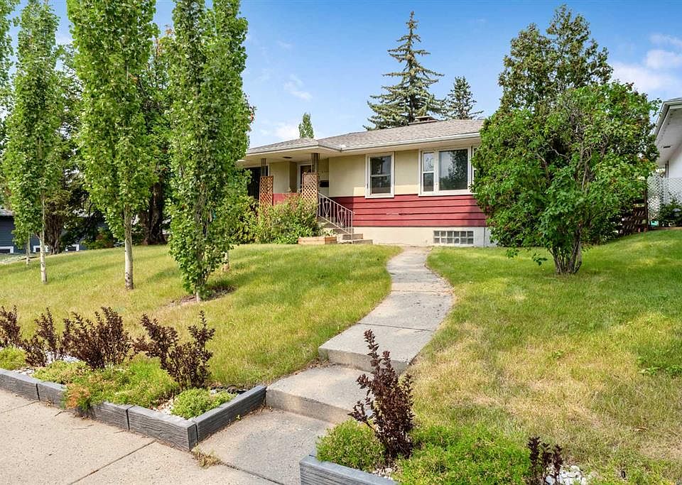 1st image of 2720 S 32nd Ave SW