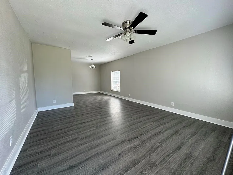 8708 Lanewood Dr — Photo 3
