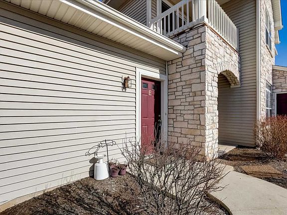 2nd image of 9325 S Cobblestone Way Unit E