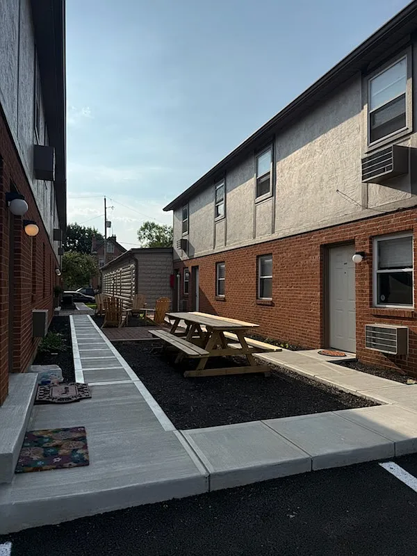 1 bed, 422 sqft, $1,125 — Photo 1