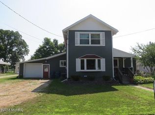 72 N Main St, Quincy, MI 49082