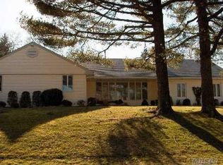 15 South Dr, Roslyn, NY