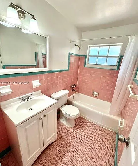 696 NE 85th St #1 — Photo 8