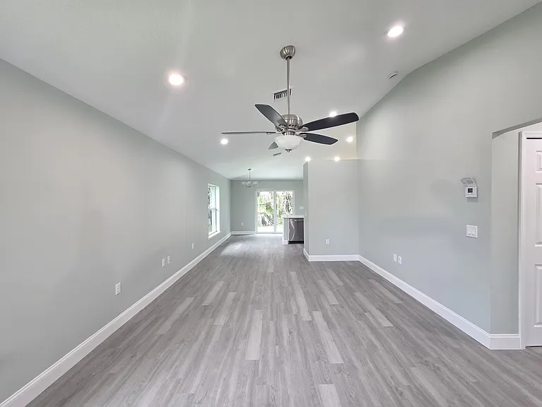 5108 SE 42nd St — Photo 5