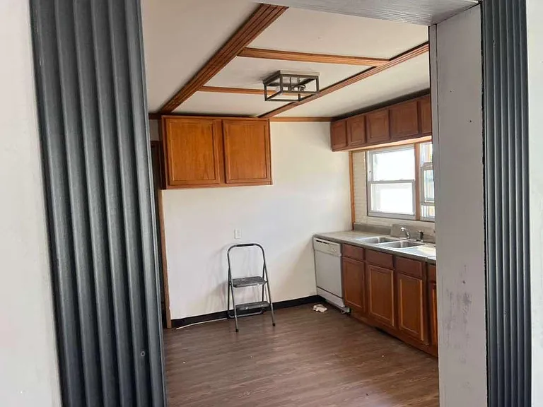 805 Glenwood Ave — Photo 6