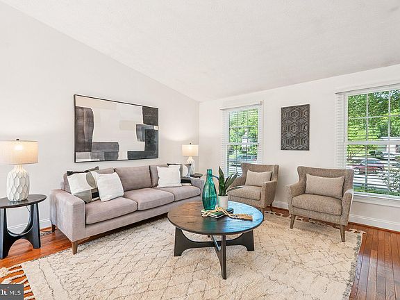 3rd image of 12912 Framingham Ct