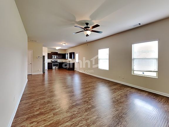 5th image of 3518 Mica Cir SE