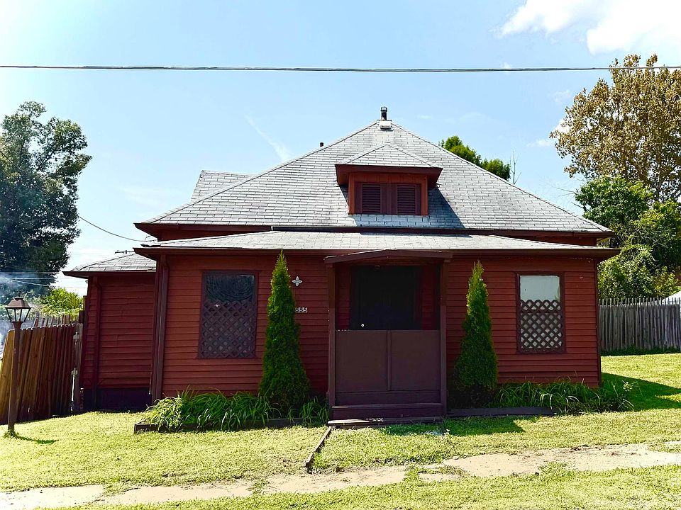 1st image of 1555 Reed St