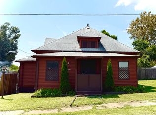 1555 Reed St, Eldorado, IL 62930