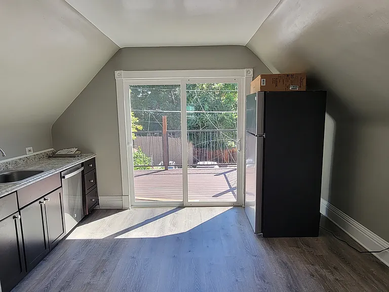 1042 N Clarkson St #2 — Photo 9
