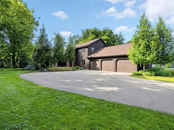 382 Lake Rd, Menasha, WI 54952