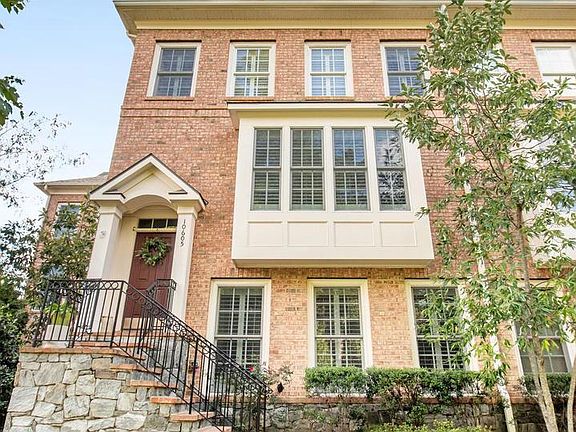 4th image of 10605 Yorktown Dr #22