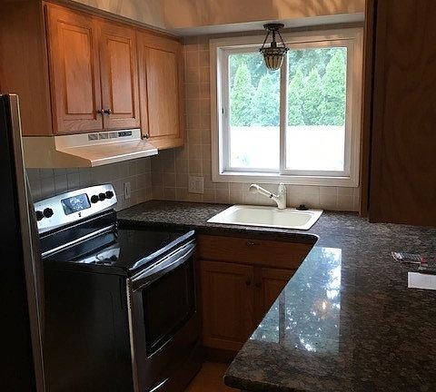 5th image of 1117 E 4th St