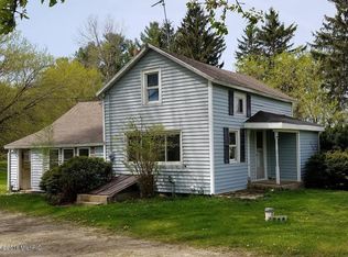 6267 Palmer Rd, Belding, MI 48809