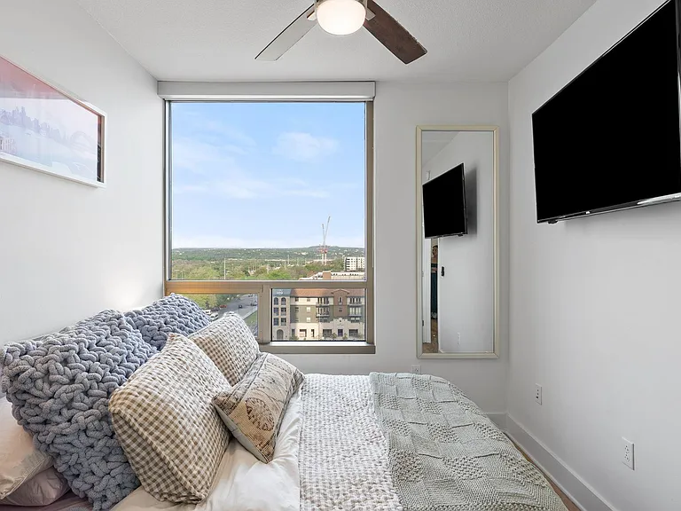 300 Bowie St #1006 — Photo 10