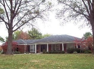 14157 Cross Trails Dr, Chesterfield, MO