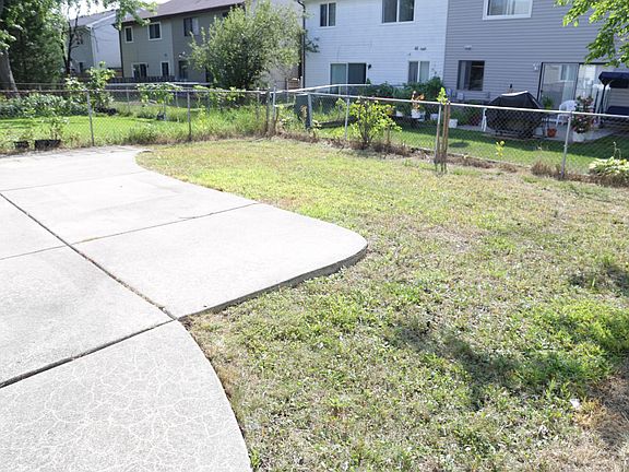2nd image of 3872 Sandpiper Dr
