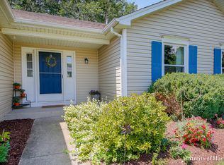 1253 Midway Ave, St Charles, IL 60174