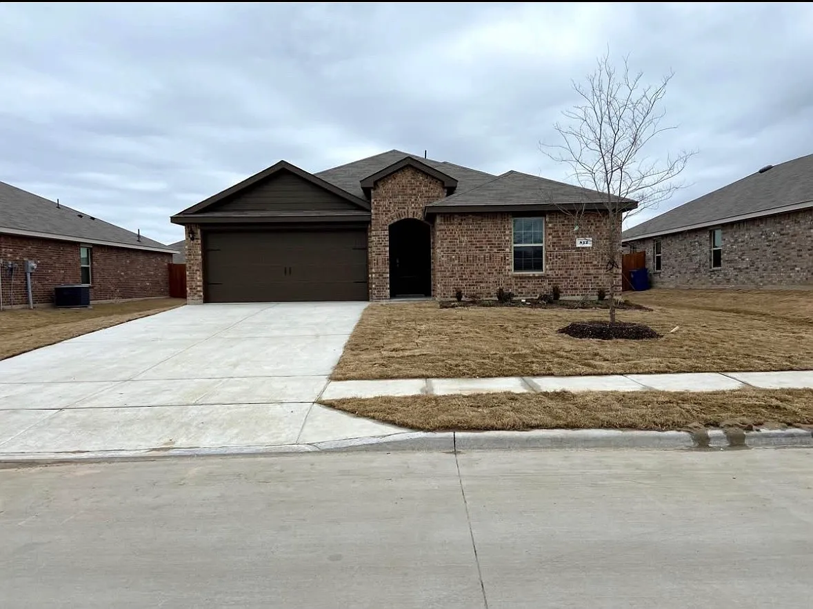 4 bed, 1708 sqft, $2,385 — Photo 1