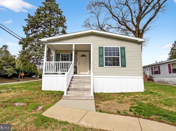 61 Violet Dr, Honey Brook, PA 19344