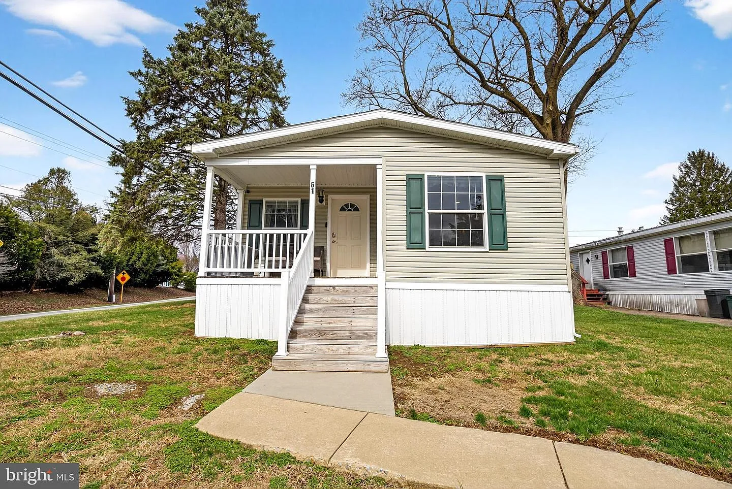 61 Violet Dr photo 1