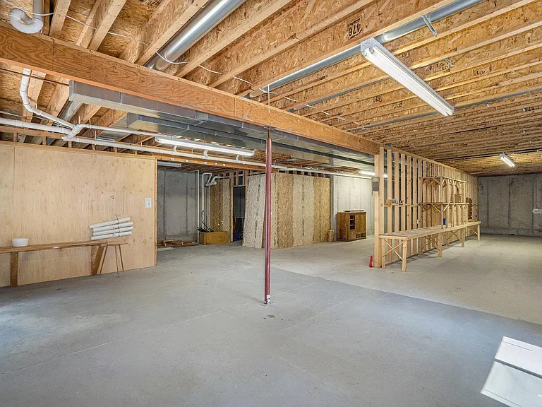 7675 E Kent Rd — Photo 21