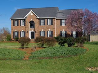 6708 Bugle Run Dr, Oak Ridge, NC 27310