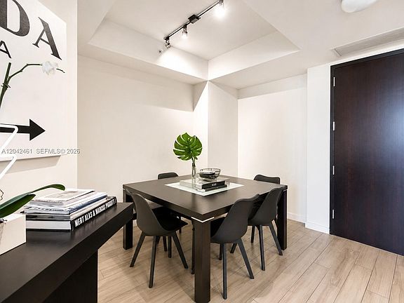 4th image of 999 SW 1st Ave APT 2211