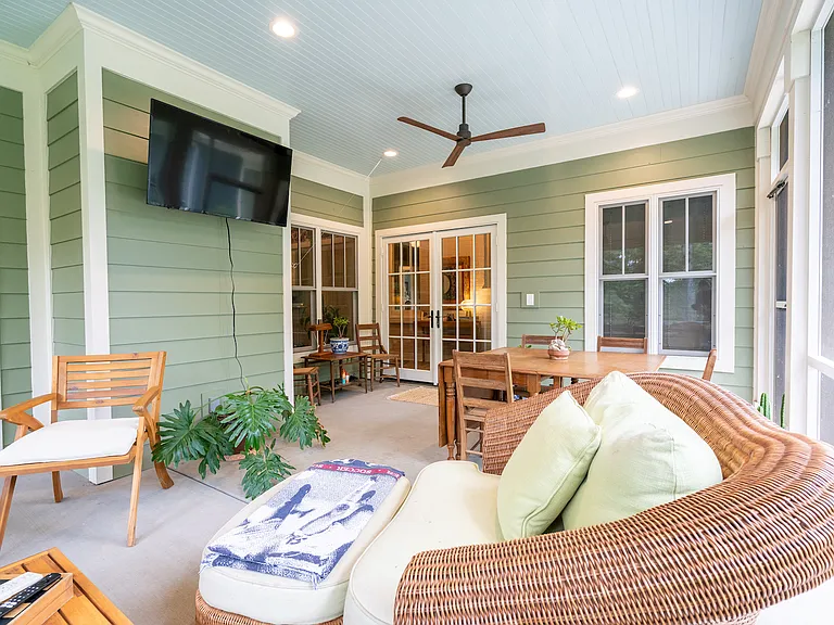 Screened-in porch