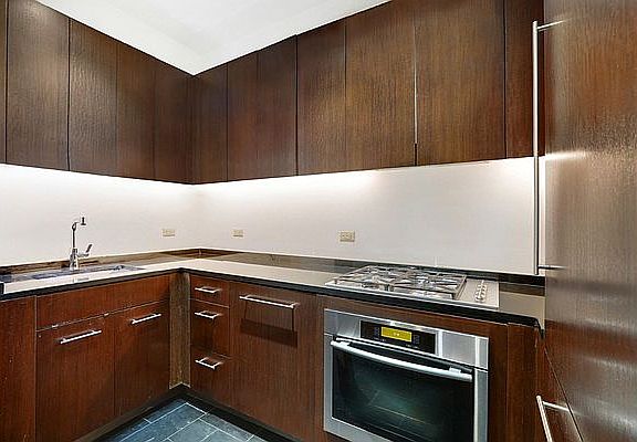 4th image of 40 Broad St APT 12F