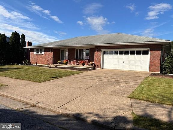 3rd image of 2433 High Point Dr