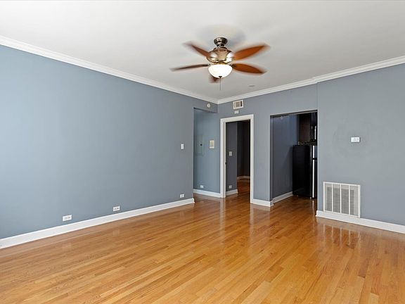 4th image of 3555 W Lyndale St #1B