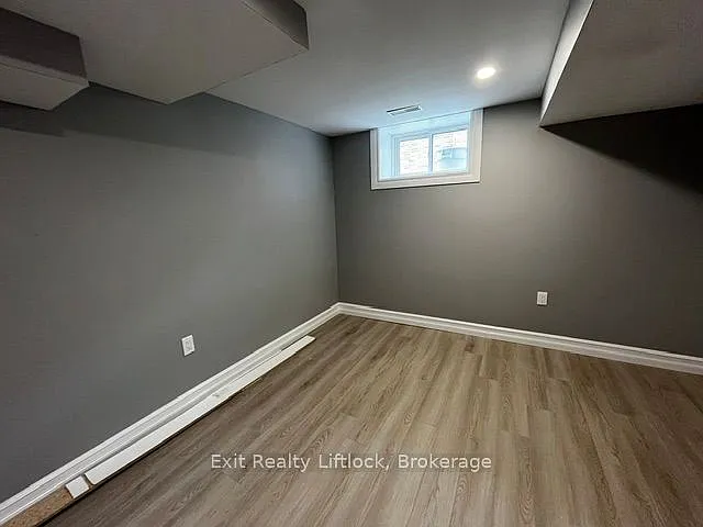 303 Caddy St — Photo 8