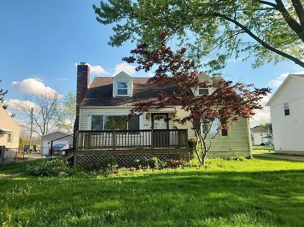 542 3rd St, Elyria, OH 44035
