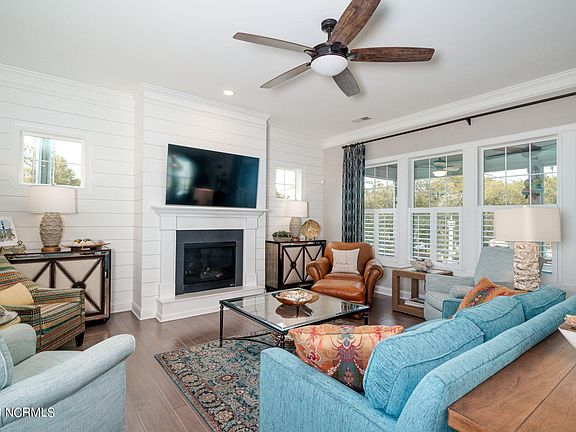 2nd image of 142 Shearwater Lane S