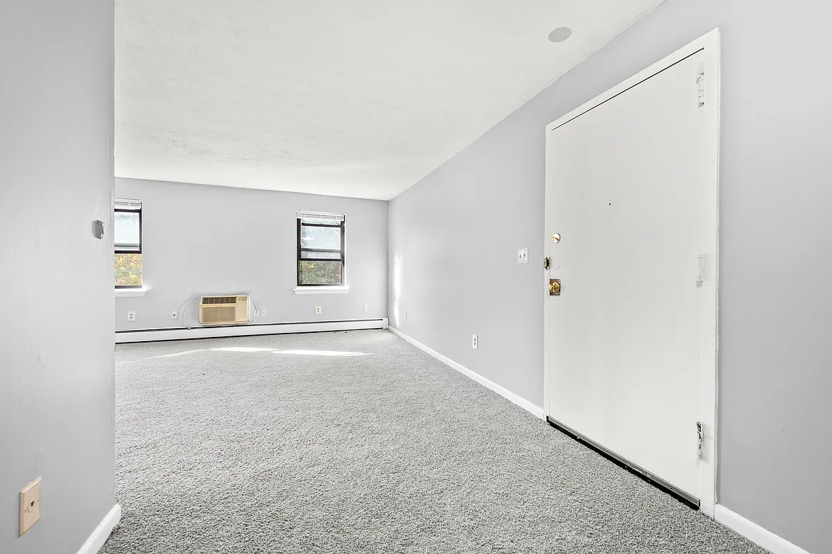 Building Photo - 49 Short St #A8
